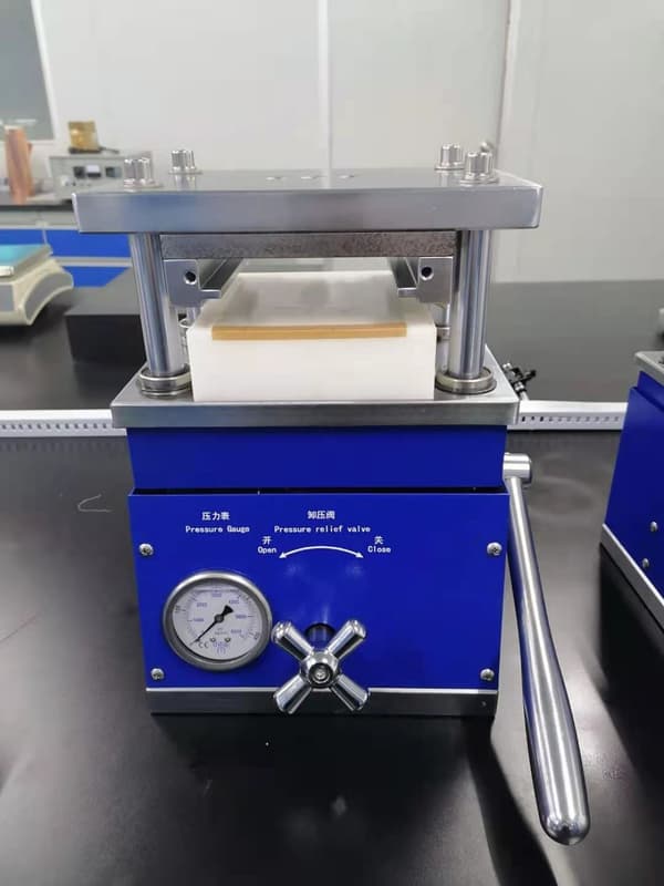 pouch cell hydraulic die cutter pouch cell hydraulic die cutter