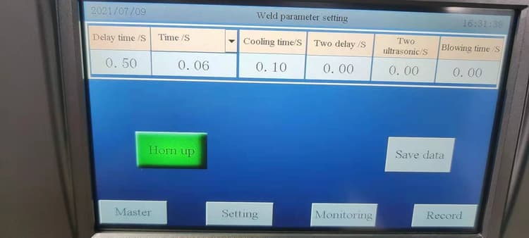 ultrasonic spot welder
