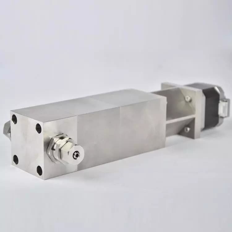 electrolyte injector